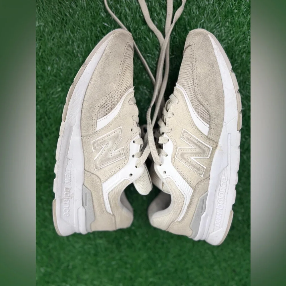 New Balance 997H Unisex White Sneakers Size M-5.5‎ W-7